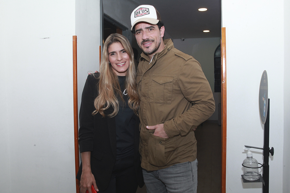 María Alejandra Restrepo y Pedro Palacio Obra de teatro el amor en tiempos de pandemia
