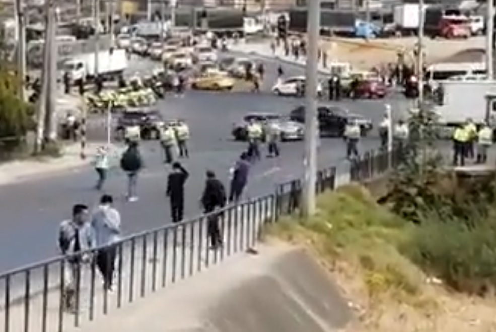 Protestas en Yomasa generan bloqueos y enfrentamientos entre manifestantes y Esmad