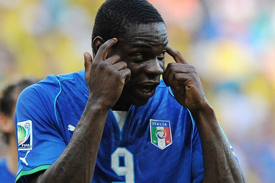 Balotelli, baja de Italia para enfrentar a España