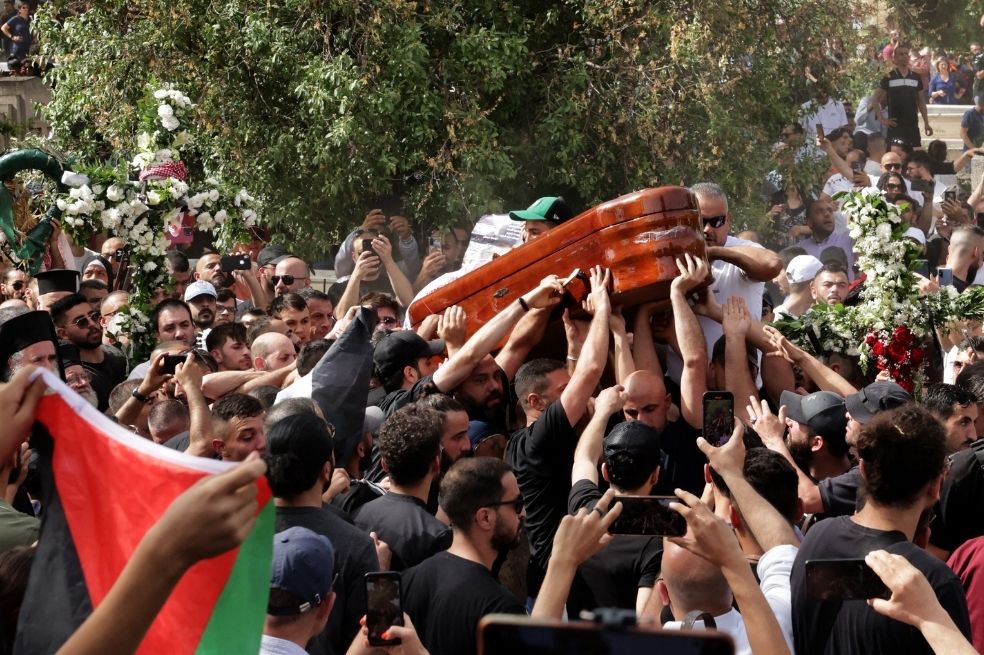 El anuncio del deceso de Shireen Abu Akleh conmocionó a la población palestina y al mundo árabe, que había seguido durante más de dos décadas sus reportajes en Al Jazeera.