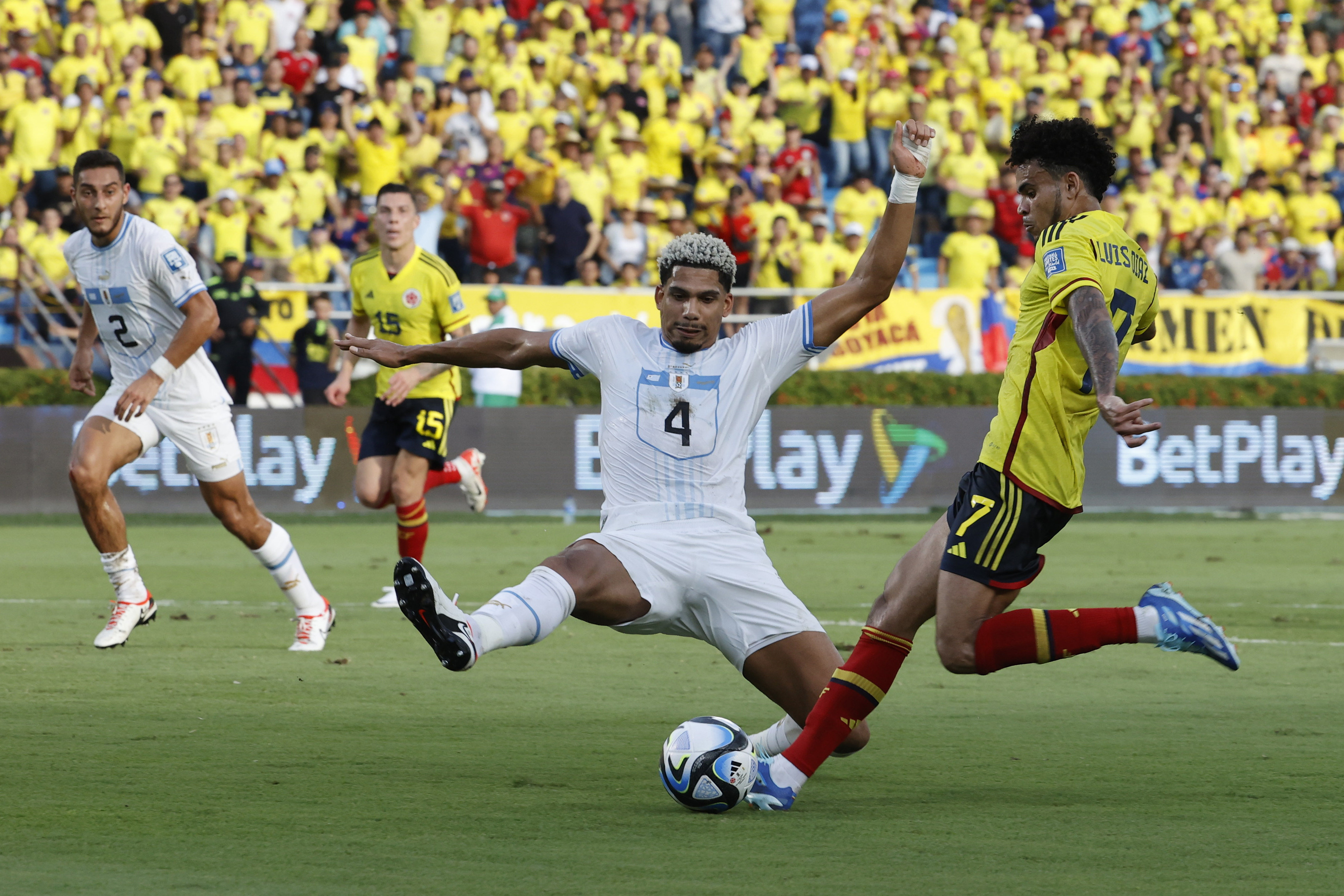 A Colombia se le escapó la victoria contra Uruguay: empate en Barranquilla