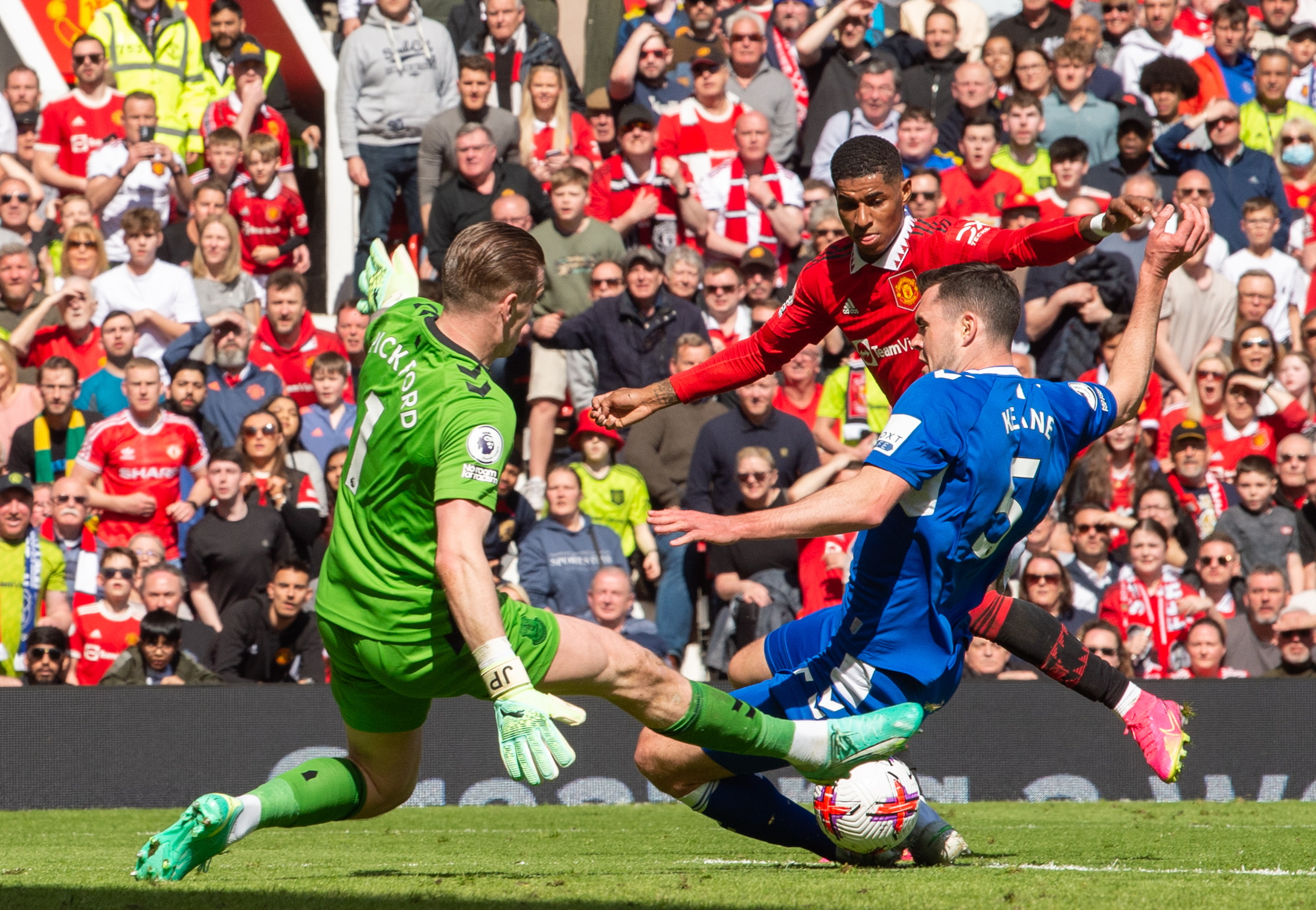 Manchester United abrió la jornada de Premier League con victoria sobre Everton