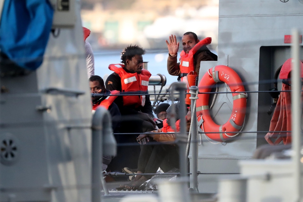 Malta decide recibir a los 49 inmigrantes bloqueados en el Mediterráneo