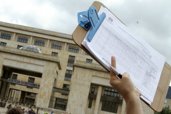 Proponen referendo para decidir sobre adopción de niños por parte de homosexuales