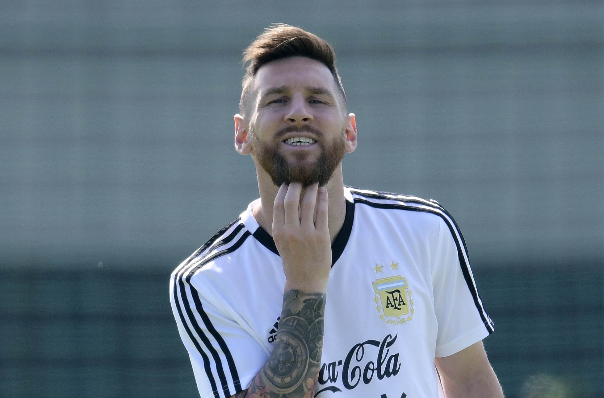 Si quiero una barba como la de Lionel Messi, ¿pueden hacerme implante de pelo?
