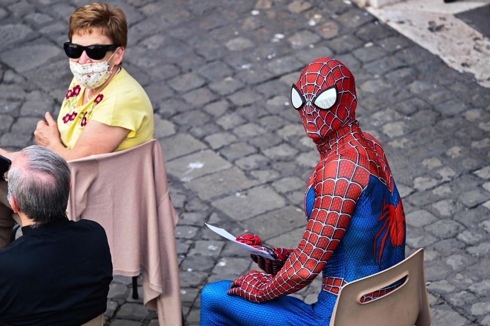 Cuando ingresó al hospital de niño, Villardita fue visitado en varias ocasiones por un hombre disfrazado de Spiderman. Verlo a él lo inspiró a hacer lo mismo más adelante.