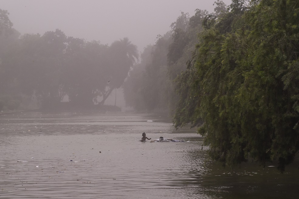 Más de 120 muertes dejan tormentas de arena en India