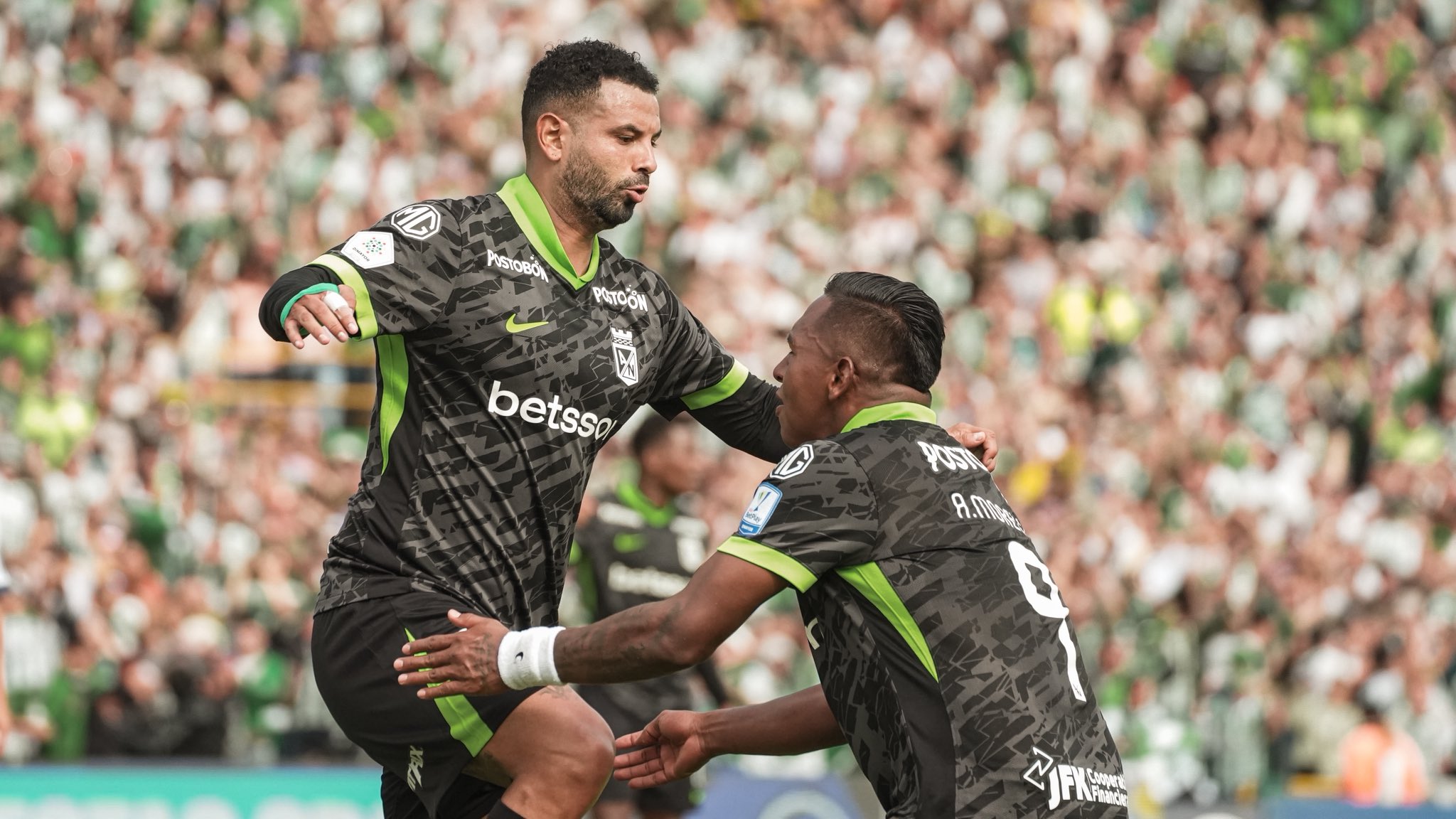 Bogotá se volvió a pintar de verde y Atlético Nacional se impuso a Fortaleza