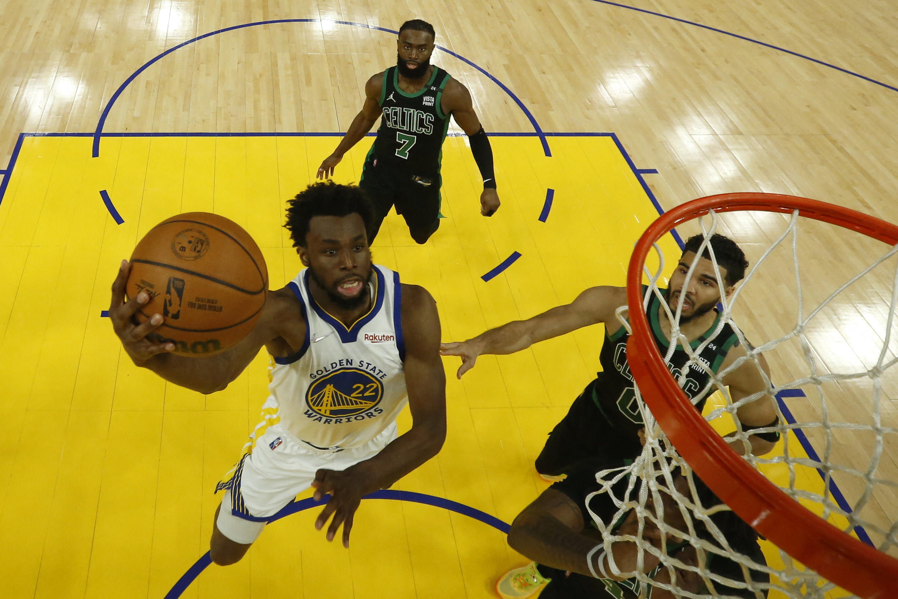 Los Warriors ganaron el juego cinco y están a una victoria del anillo de la NBA