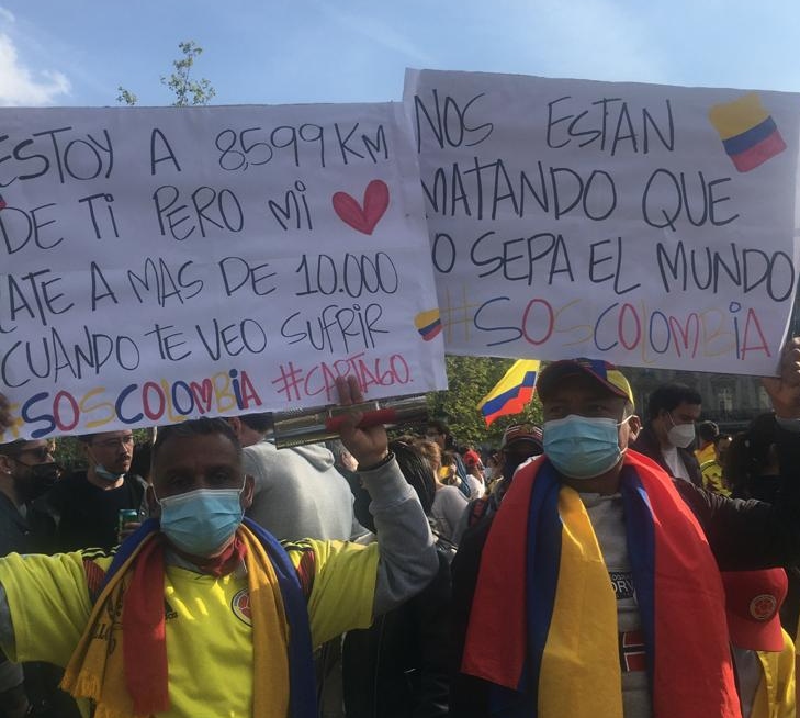 Colombianos París 2021 paro nacional