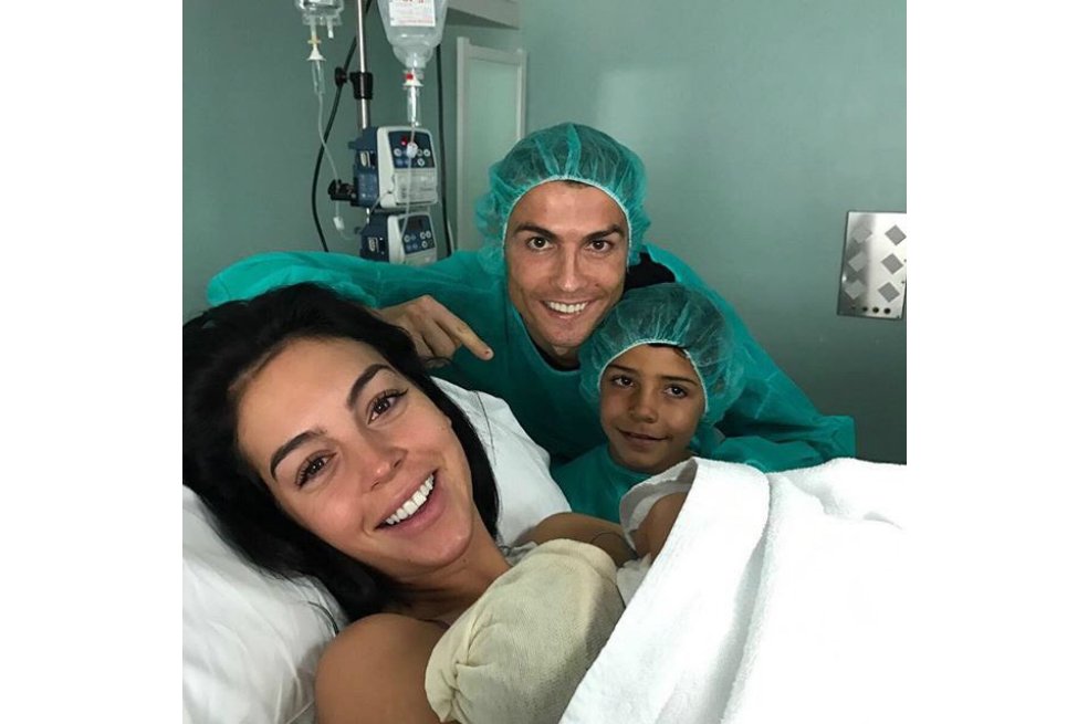 En redes sociales, Cristiano Ronaldo anuncia el nacimiento de su hija Alana Martina