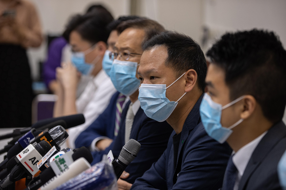 Crisis en Hong Kong: doce candidatos prodemocracia vetados para las legislativas