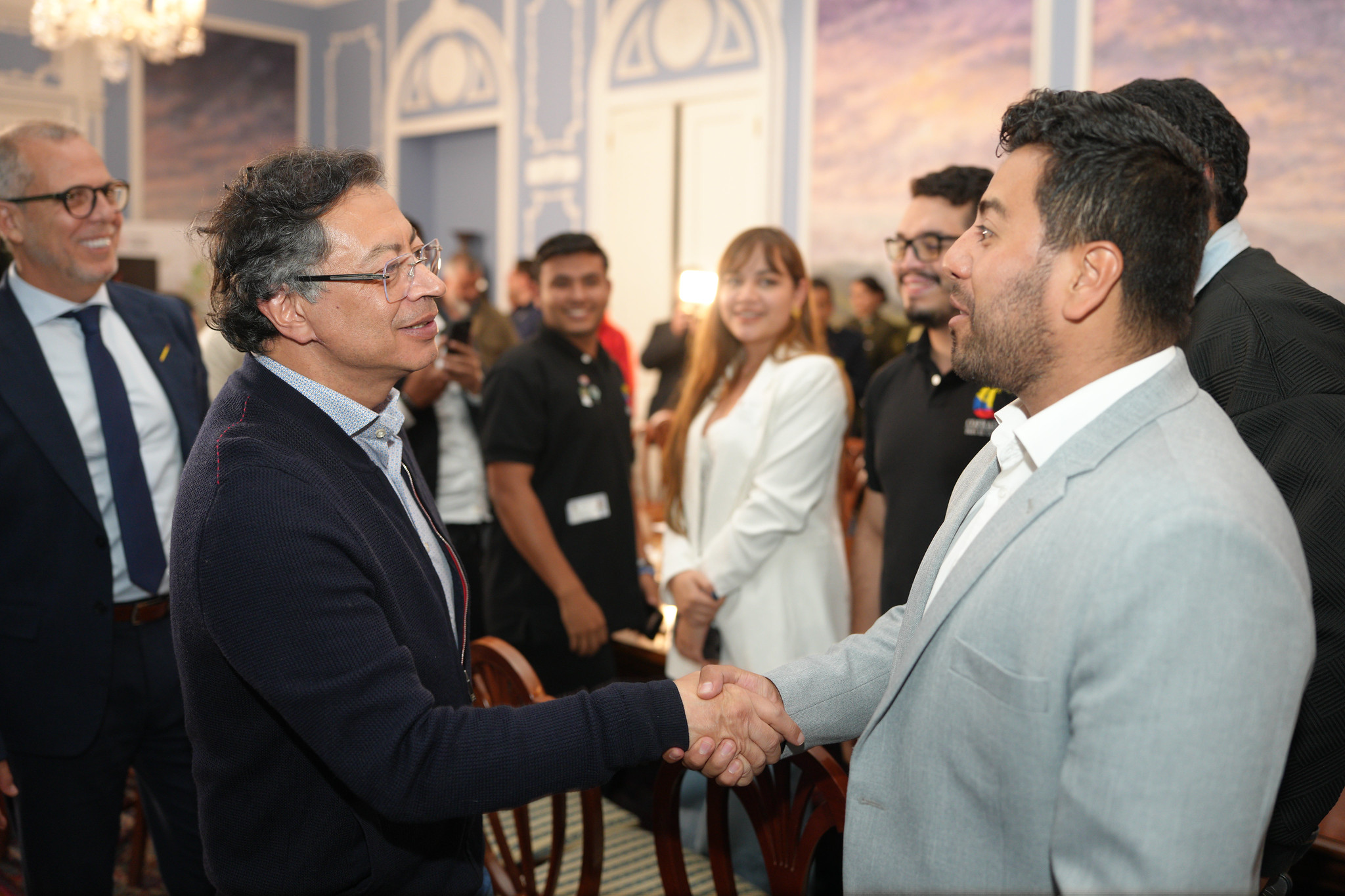 De las redes a las urnas: Gobierno fortalece comunicaciones con COP 121.000 millones
