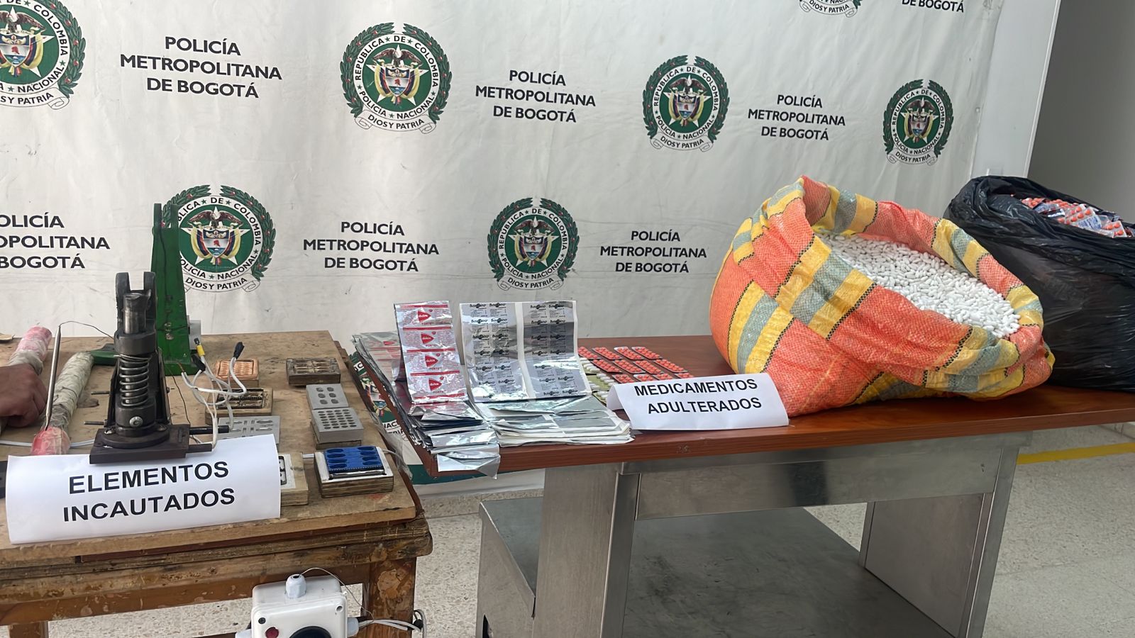 Desmantelan fábrica ilegal de medicamentos en Puente Aranda