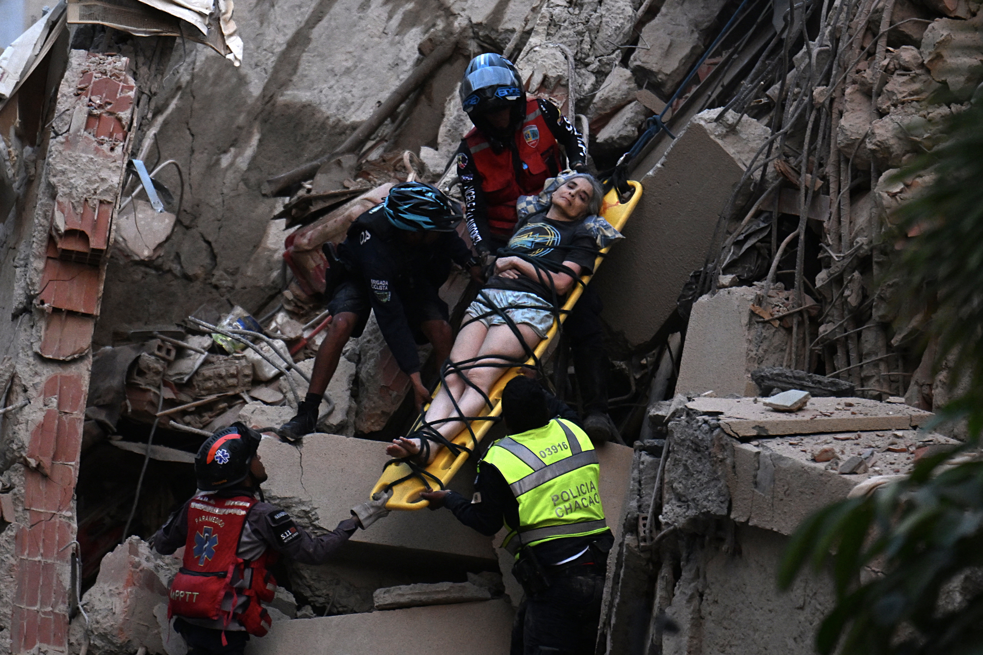 Ministro de Defensa anuncia ayuda a Venezuela tras terremotos que ya dejan 188 muertos