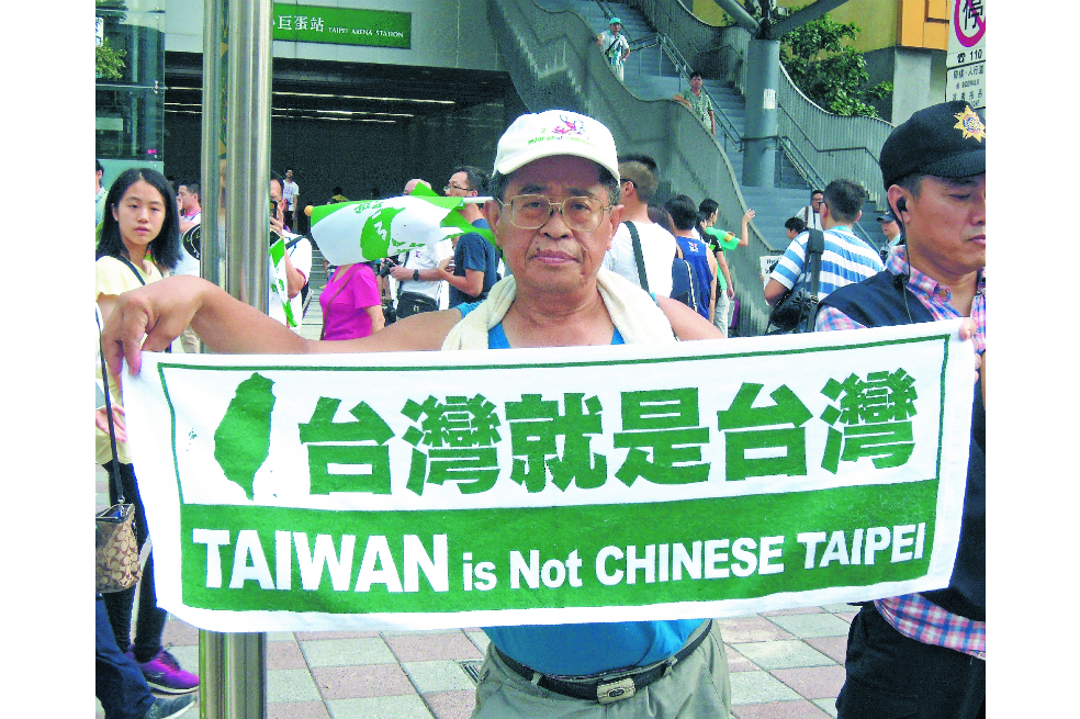 Taiwán, asfixiada por China, resiste