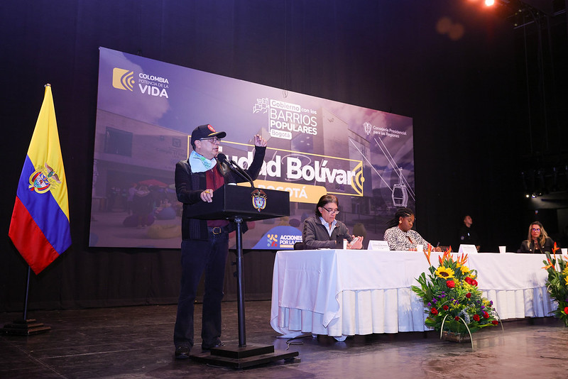 Petro busca afianzar el apoyo popular en medio de escándalos de corrupción