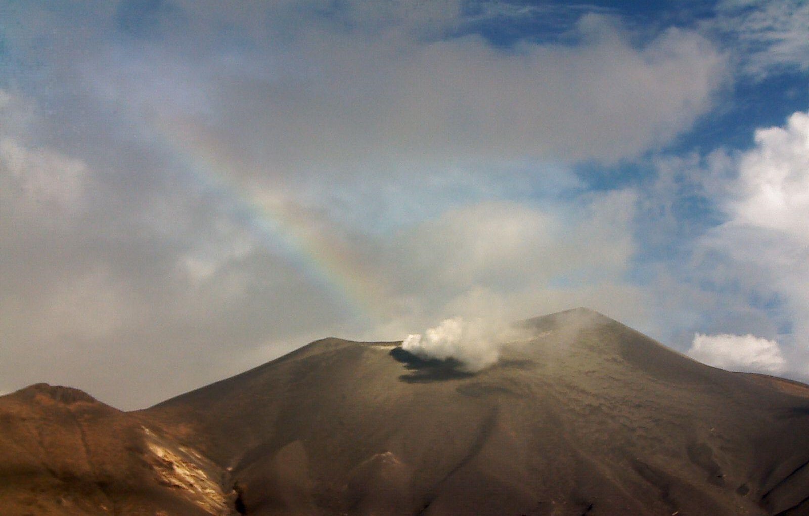 Volcán Puracé: Servicio Geológico Colombiano mantiene la alerta naranja