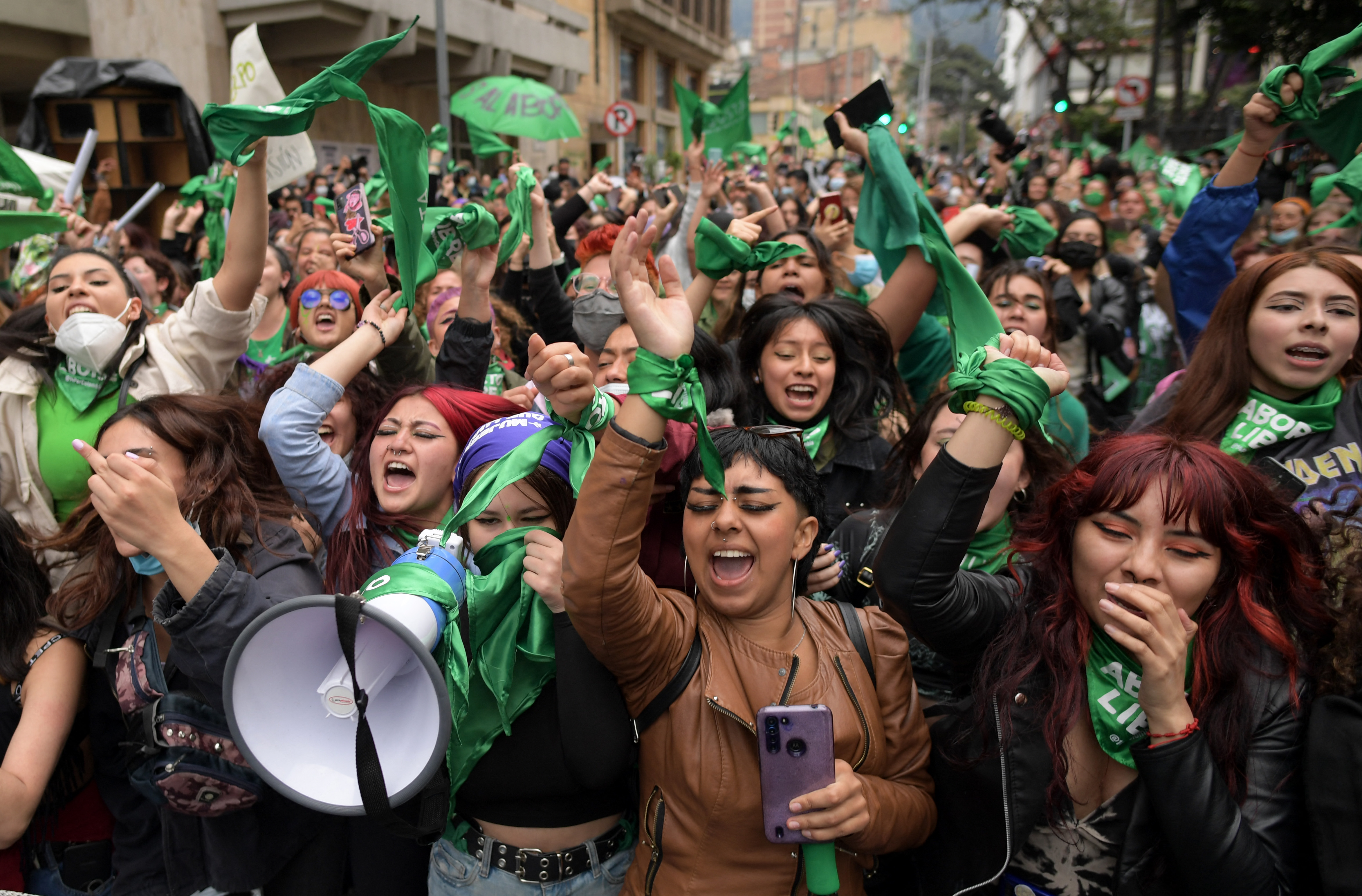 En video: así fue el festejo de la despenalización del aborto afuera de la Corte