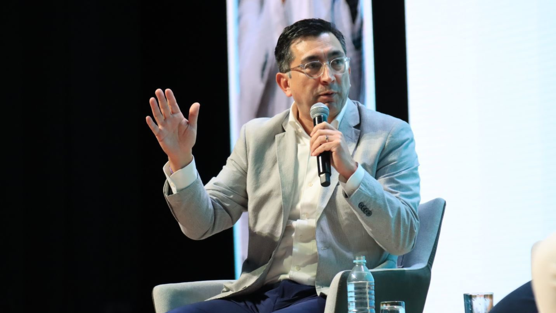 Críticas a presidente de la ETB por comentario machista sobre madres solteras