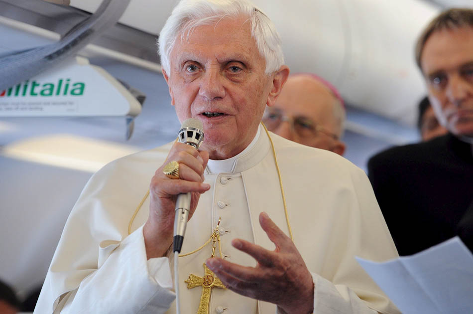 Benedicto XVI en el ojo del huracán por análisis sobre origen de la pederastia