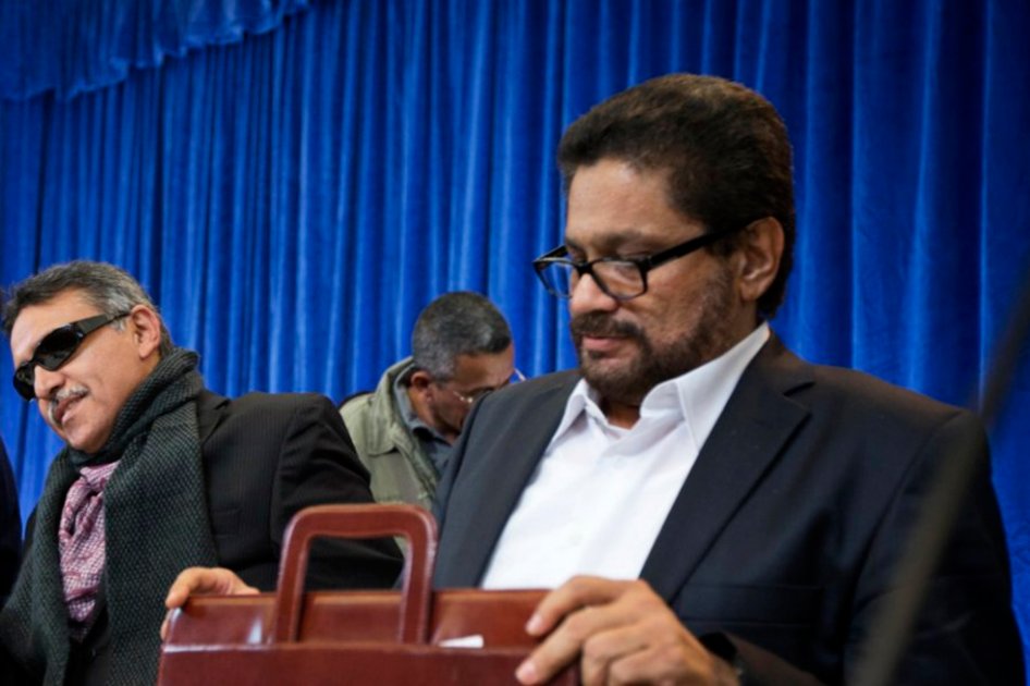 Las Farc reiteran petición de un diálogo sin estorbos