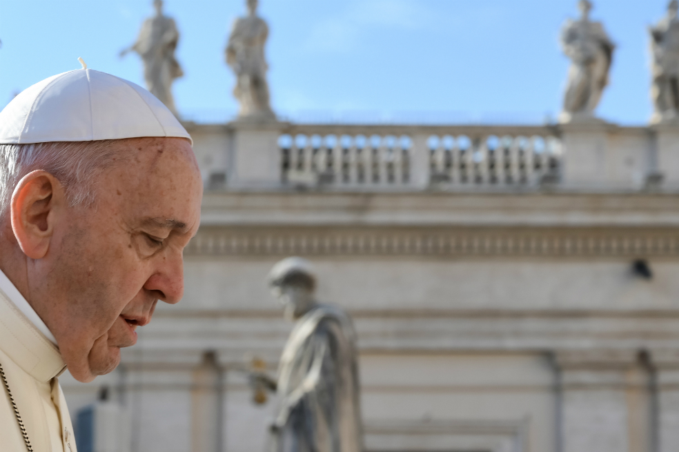El papa equipara el aborto a recurrir a un «asesino a sueldo»
