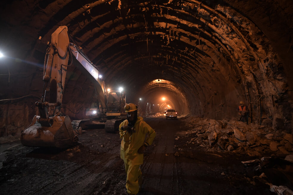 La larga travesía de las obras en La Línea