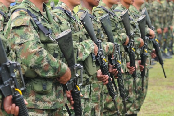 Condenan a militares por seguimientos ilegales al senador Alexander López