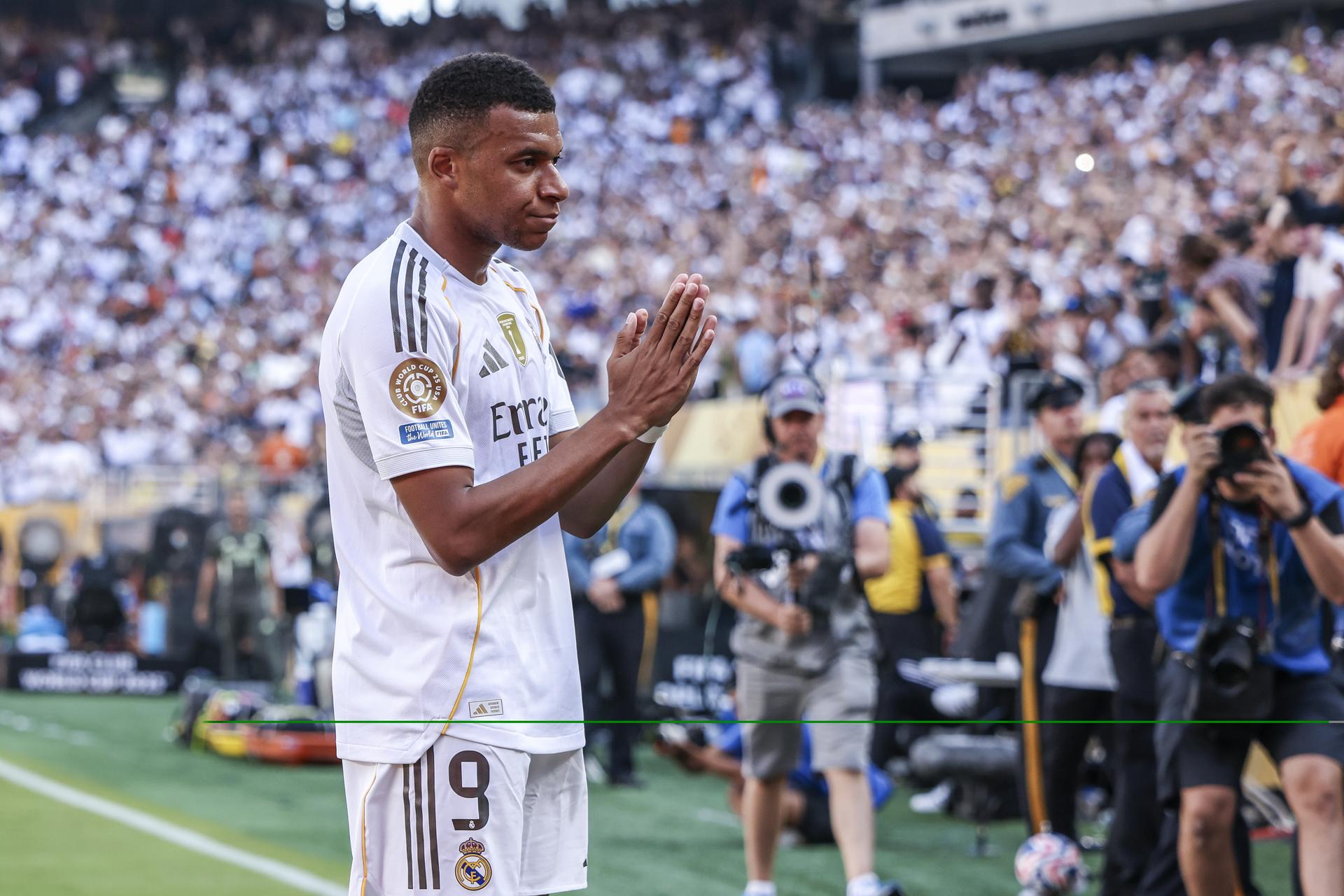 EAST RUTHERFORD (United States), 06/07/2025.- Kylian Mbappe of Real Madrid reacts after the FIFA Club World Cup 2025 match between Real Madrid C. F. v Borussia Dortmund at the MetLife Stadium in East Rutherford, New Jersey, USA, 05 July 2025. (Mundial de Fútbol) EFE/EPA/SARAH YENESEL