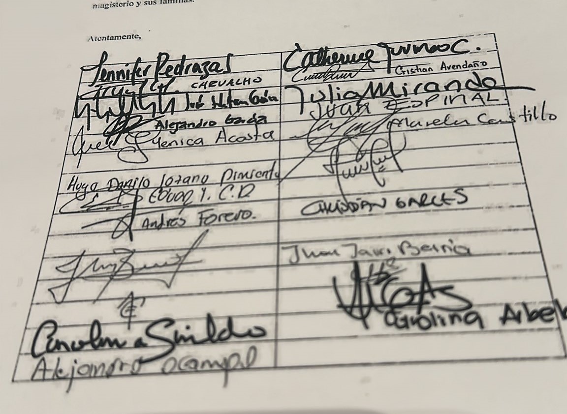 Firmas de representantes a la citación de moción de censura.