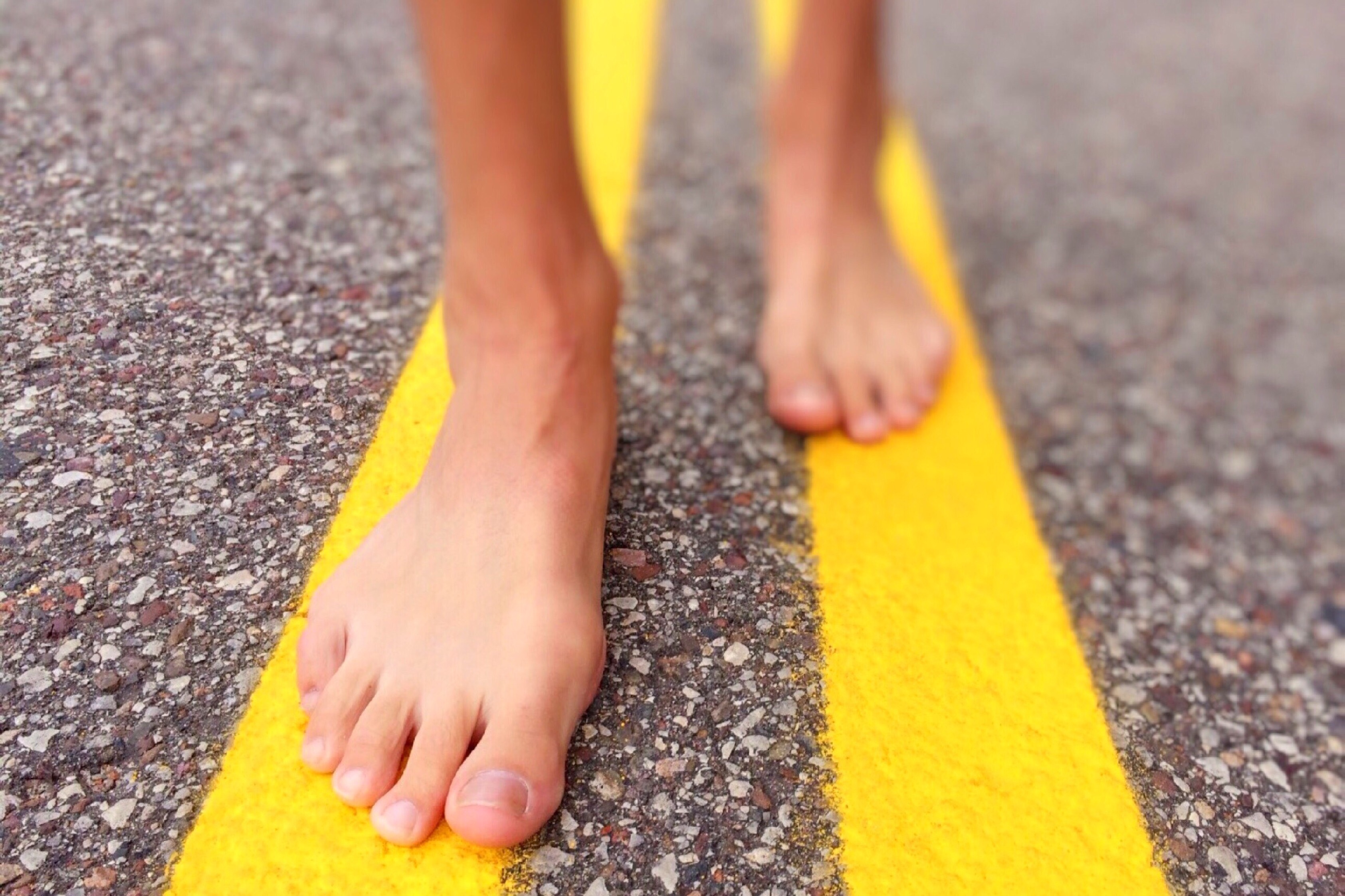 Cuando el pavimento, por las altas temperaturas, causa quemaduras en los pies