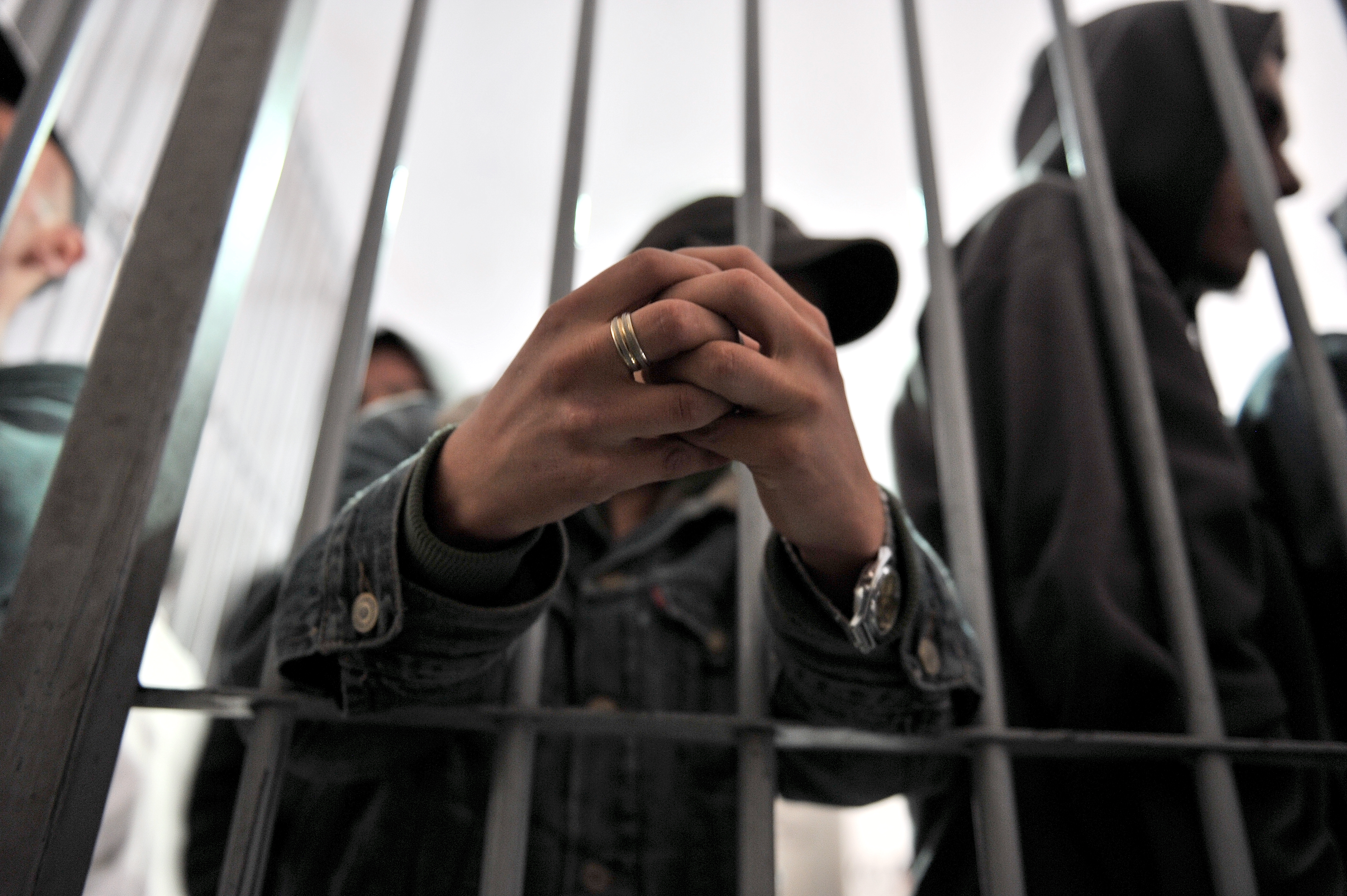 Buscan a dos de los tres presos que se fugaron de cárcel de Fredonia