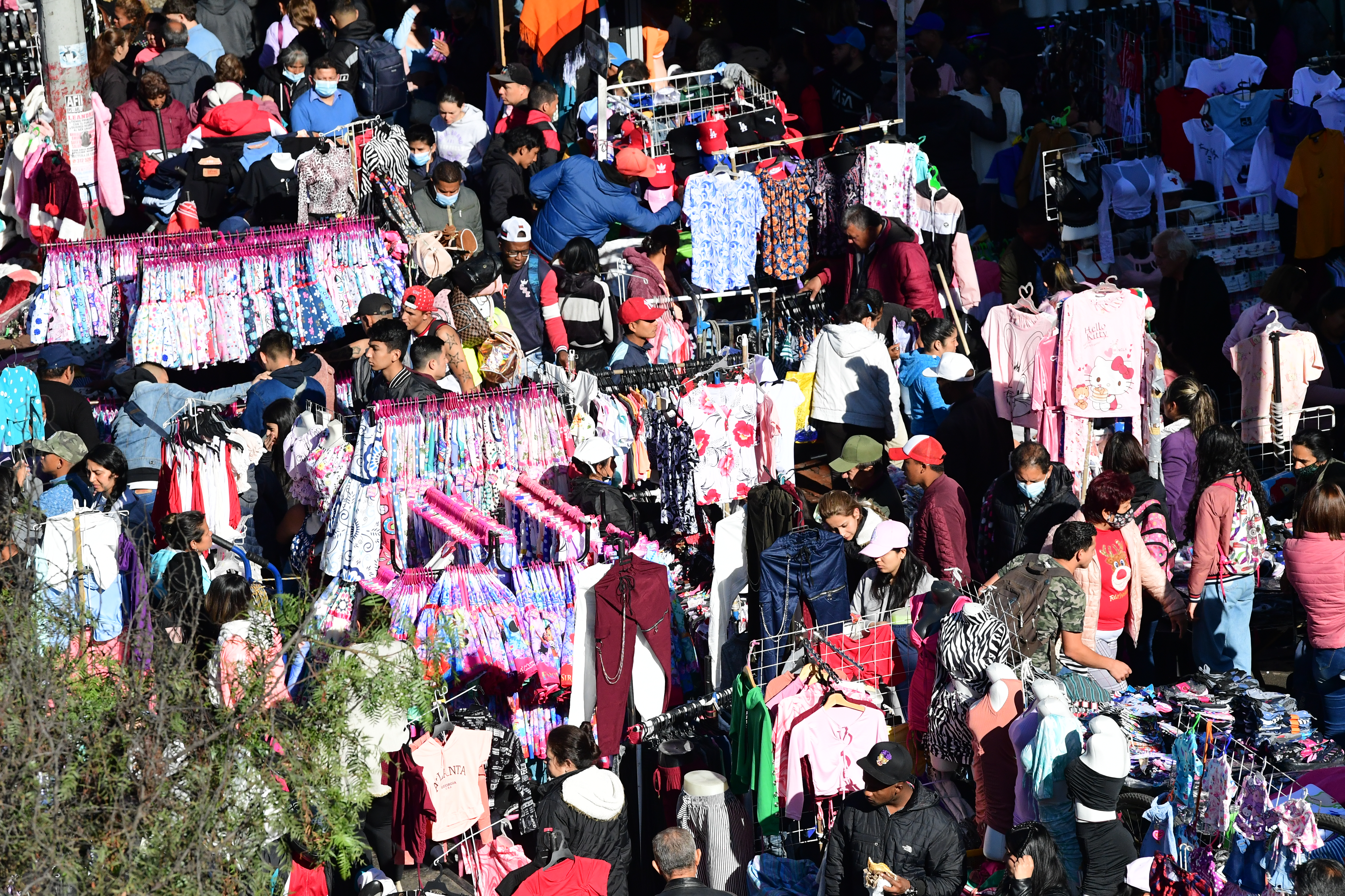 ¡Pilas! Desde mañana habrá descuentos hasta del 70% en el madrugón de San Victorino