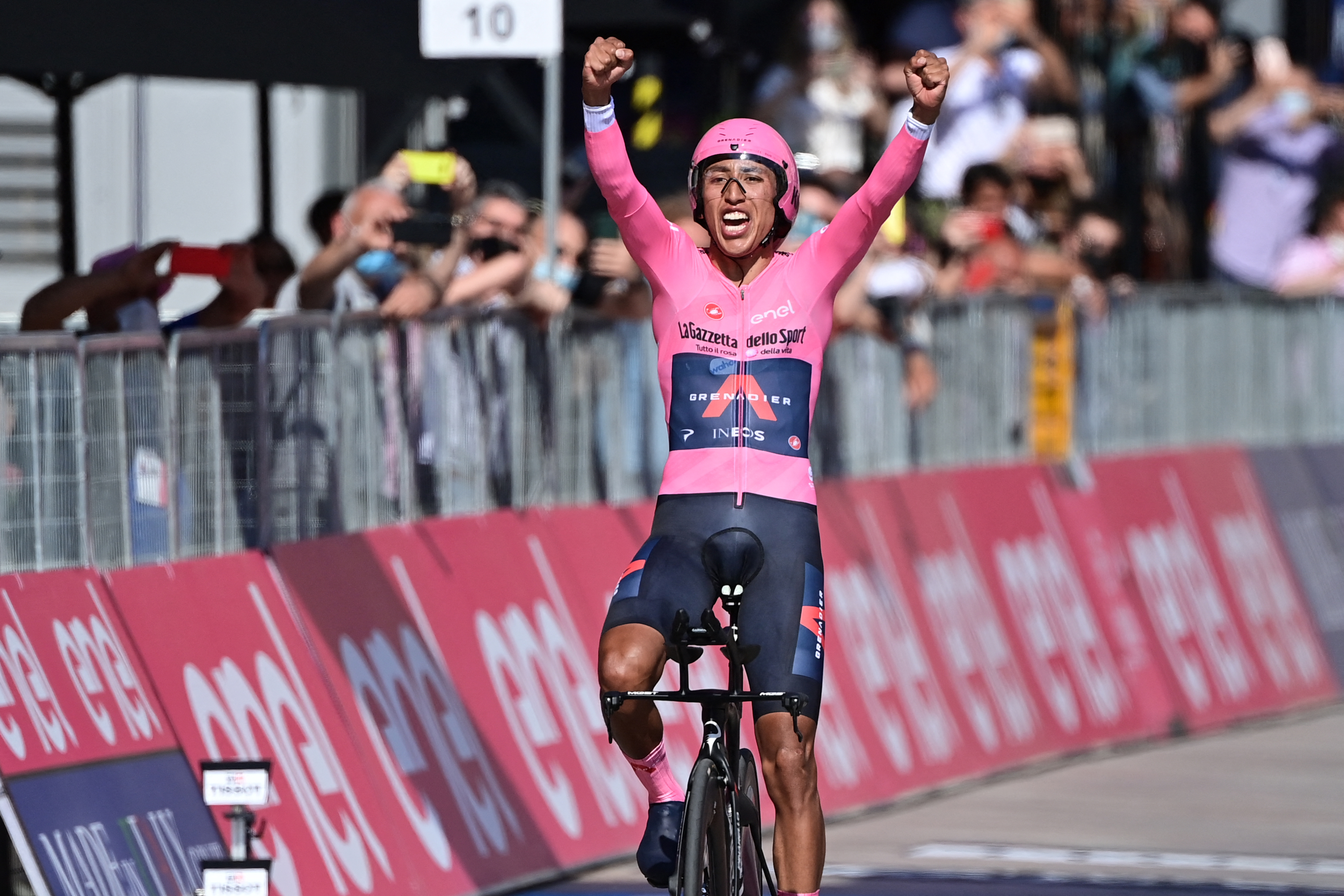Egan Bernal: así celebró su título del Giro de Italia