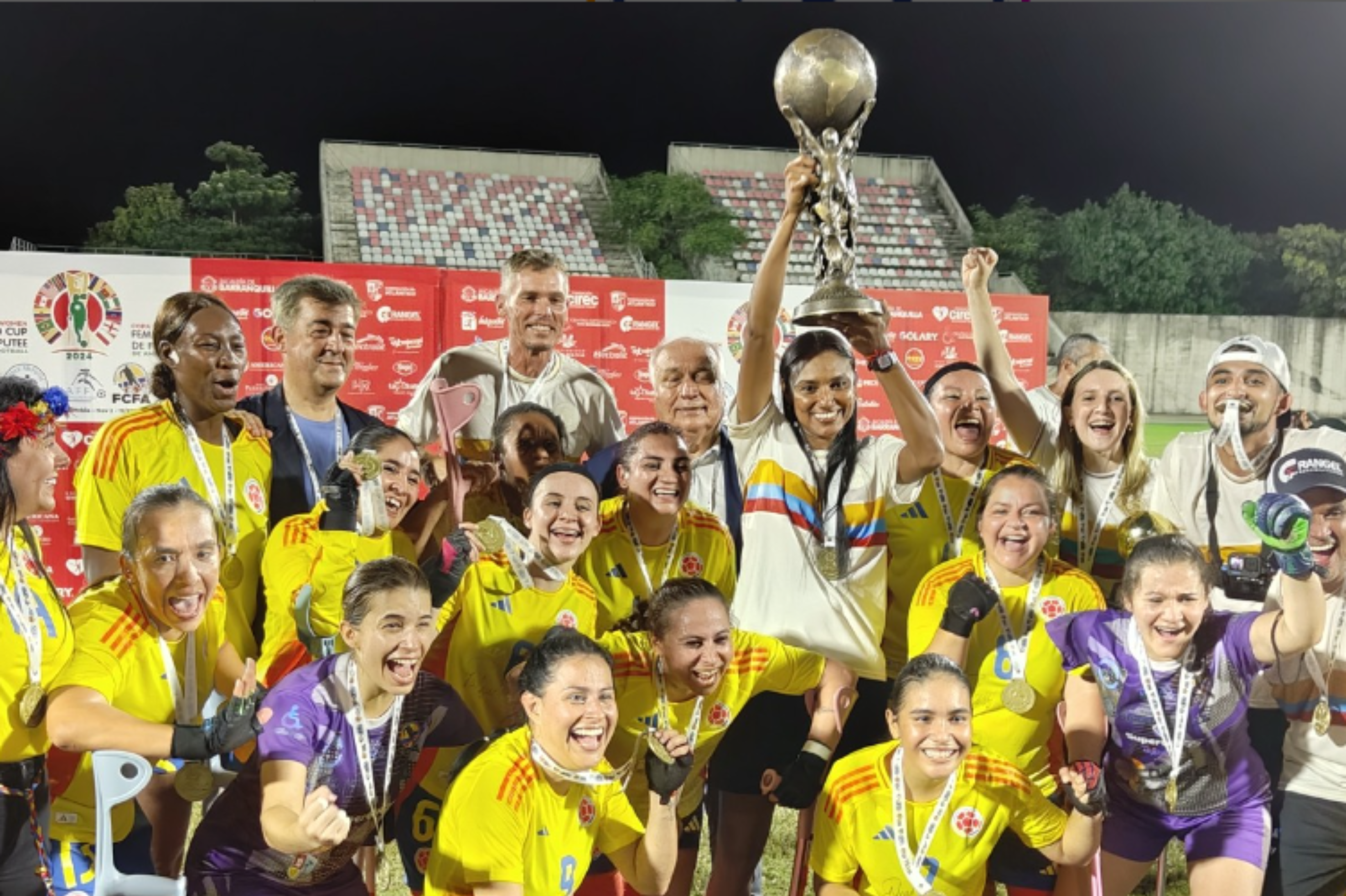 Las jugadoras de Colombia, con el título mundial.