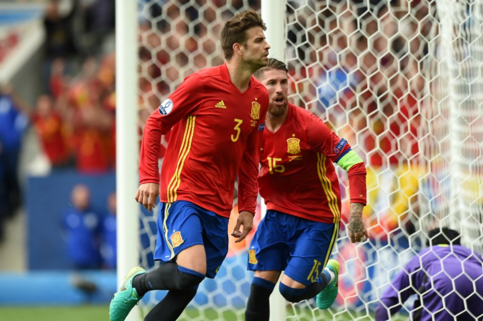 Piqué le da el triunfo a España frente a República Checa