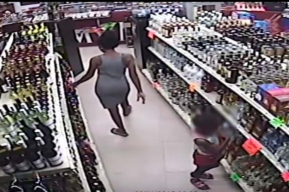 Por robar salchichas de supermercado adulta mayor deberá pagar un año de cárcel
