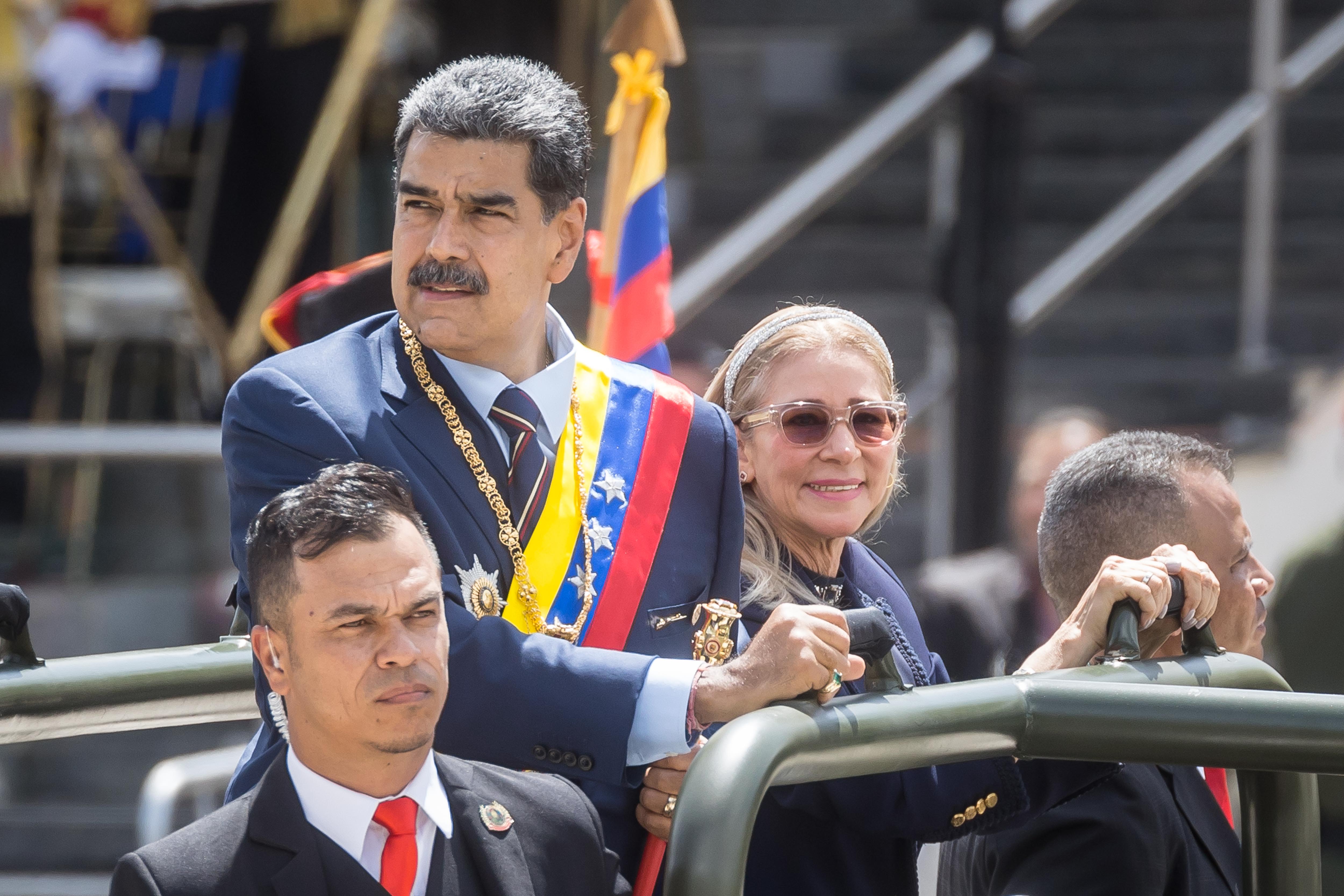 Maduro pide investigación por video de paramilitares colombianos que acusan a la oposición