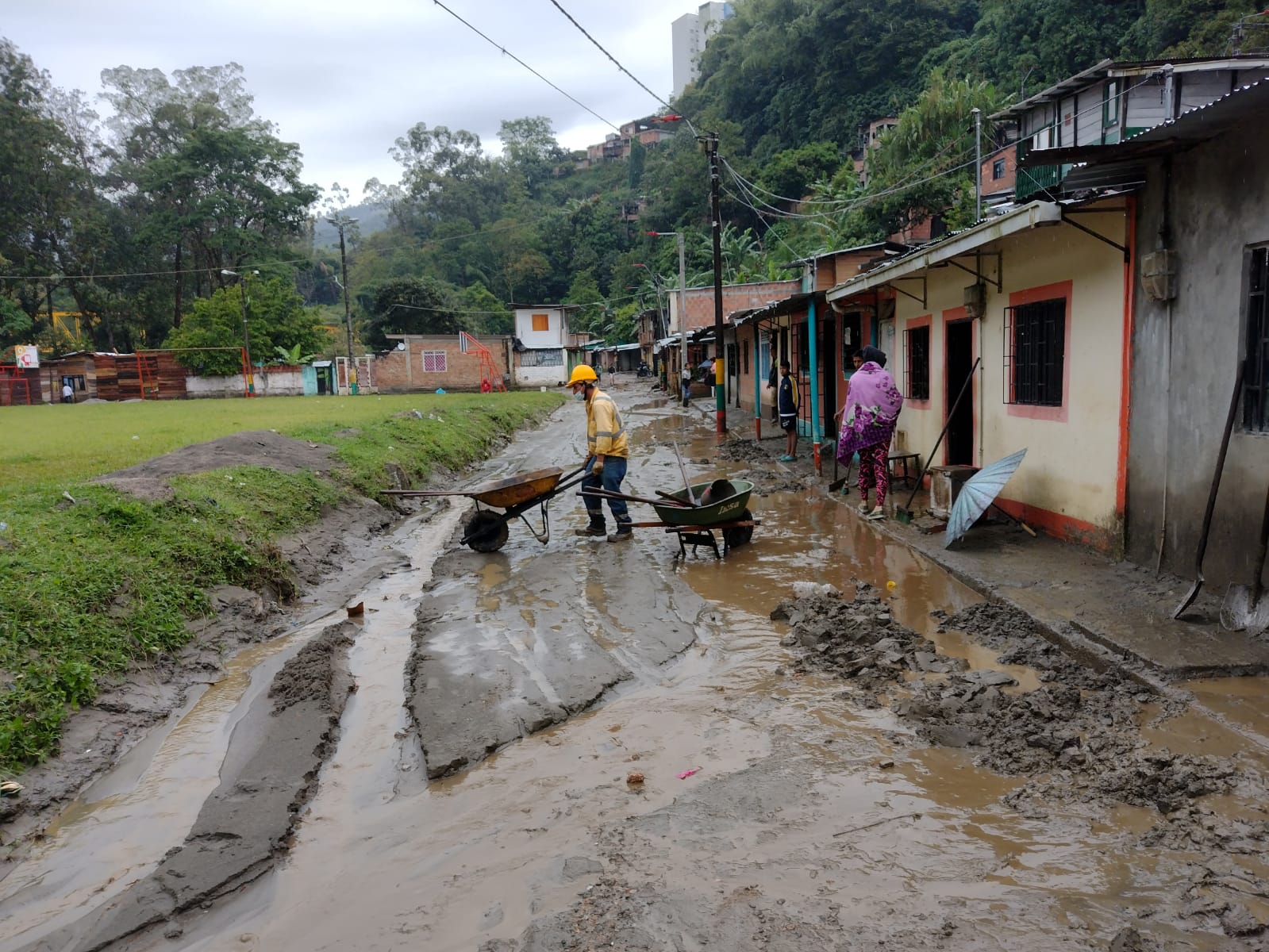 Así fue el desbordamiento del río Combeima por las lluvias en Ibagué