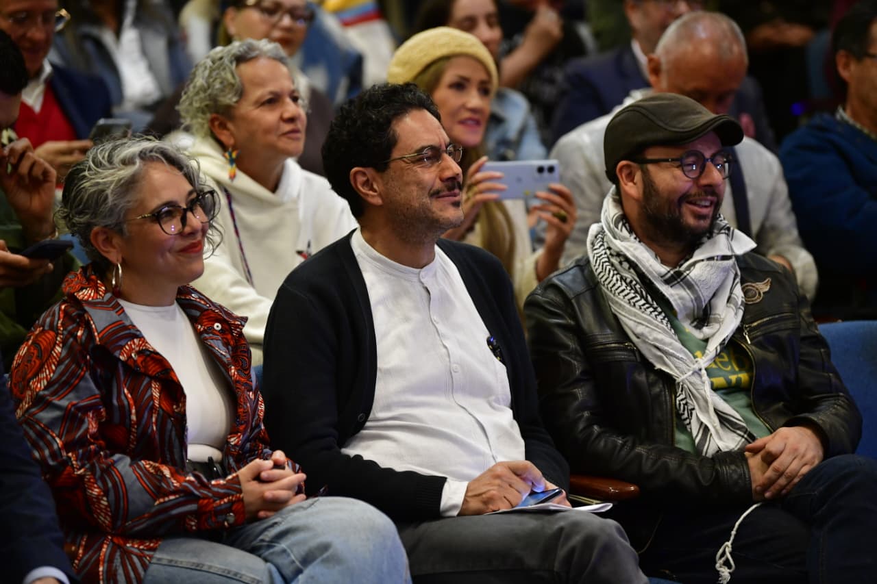 Pizarro, Bolívar y otras figuras del Pacto oficializaron adhesión a campaña de Iván Cepeda