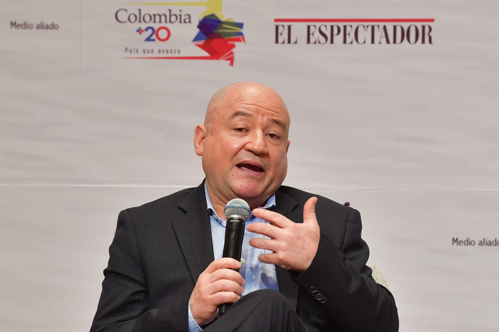“Tenemos que superar la lógica del enemigo interno”: senador Carlos Antonio Lozada