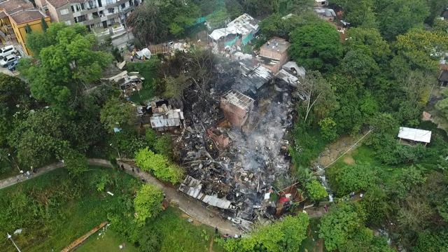 Más de 10 viviendas incineradas y animales muertos deja incendio en Itagüí