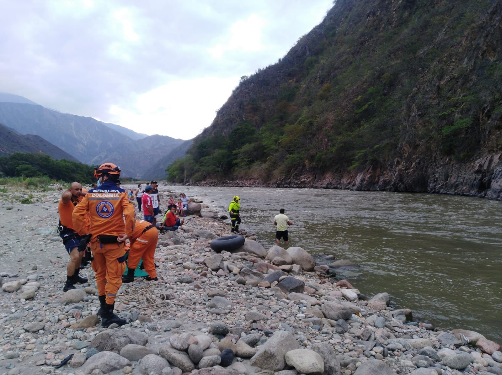 Hallan cuerpo sin vida del menor cayó al río Chicamocha en Piedecuesta, Santander