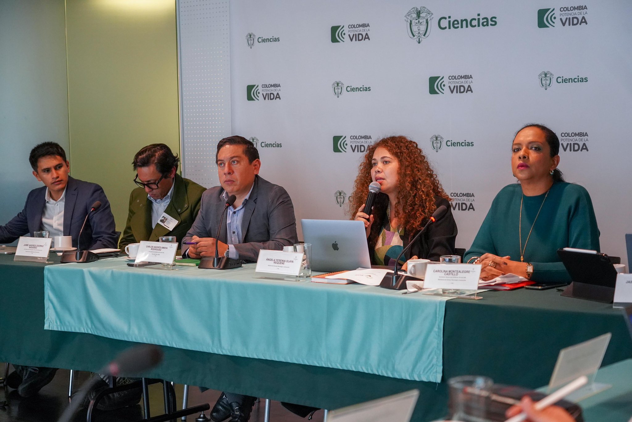 Aprueban los primeros recursos de regalías para proyectos de ciencias del periodo 2023-2024