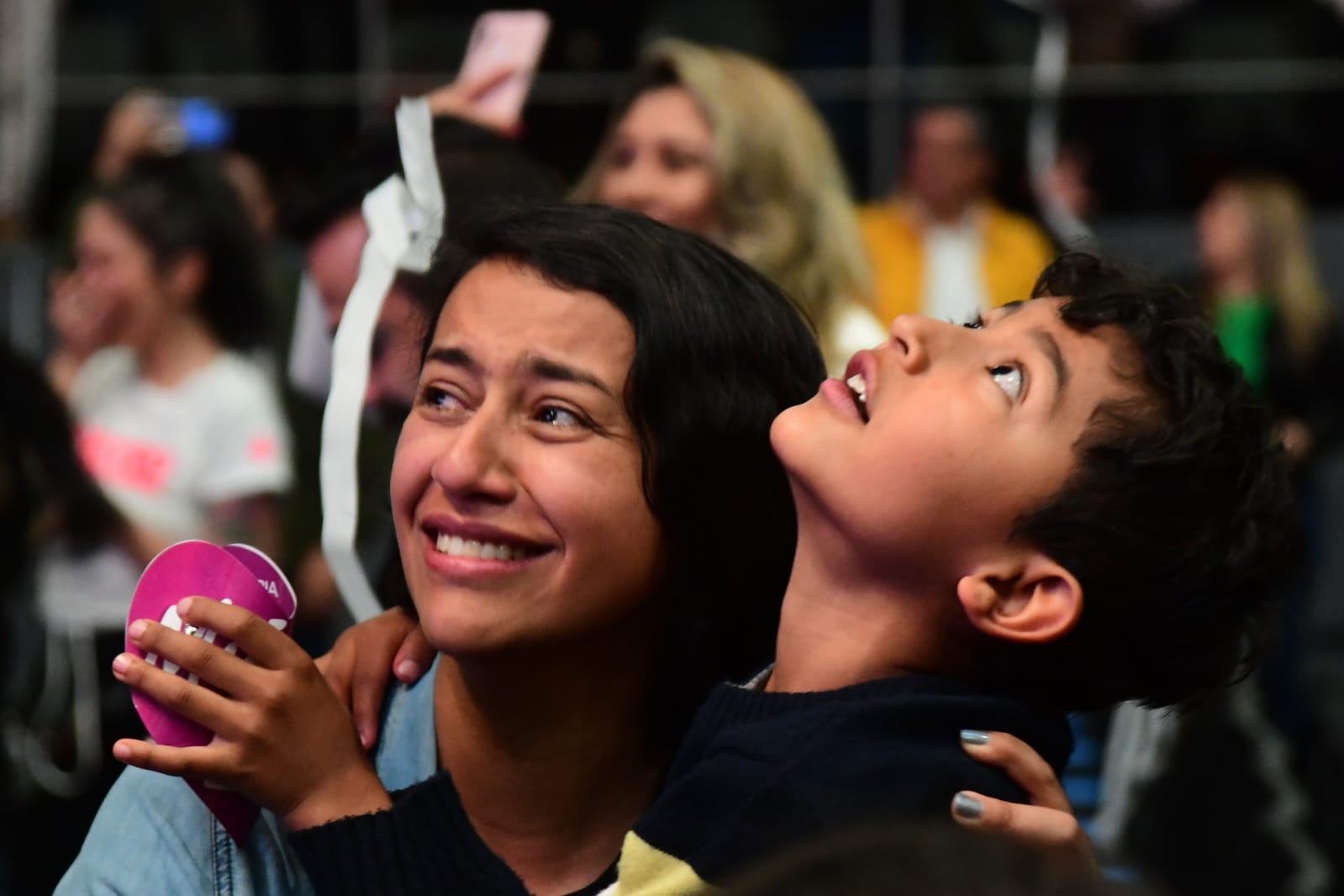 Así celebran los seguidores de Gustavo Petro, nuevo presidente de Colombia