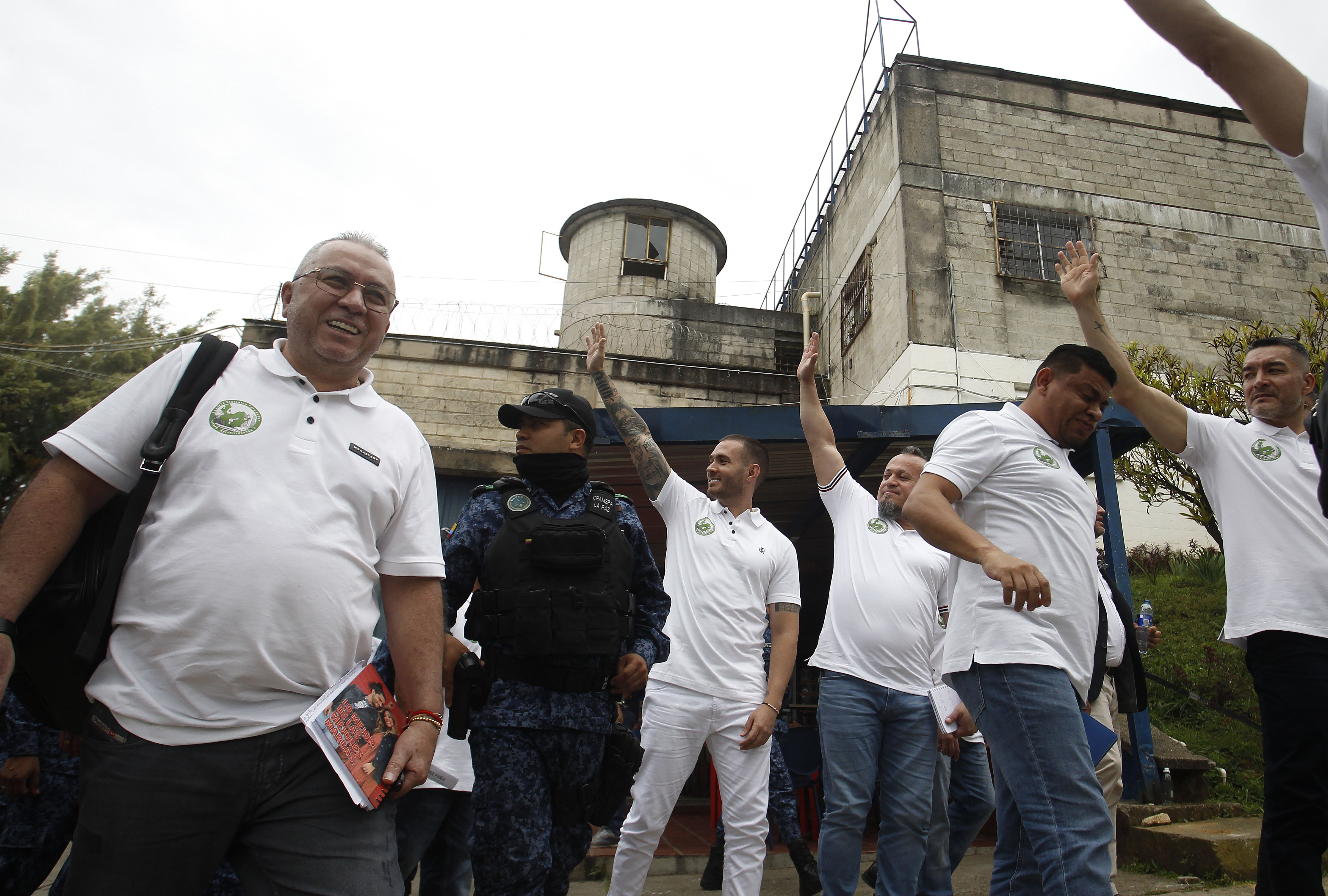 Mesa con bandas de Medellín: los reclamos de la sociedad civil por anuncio de acuerdo de paz