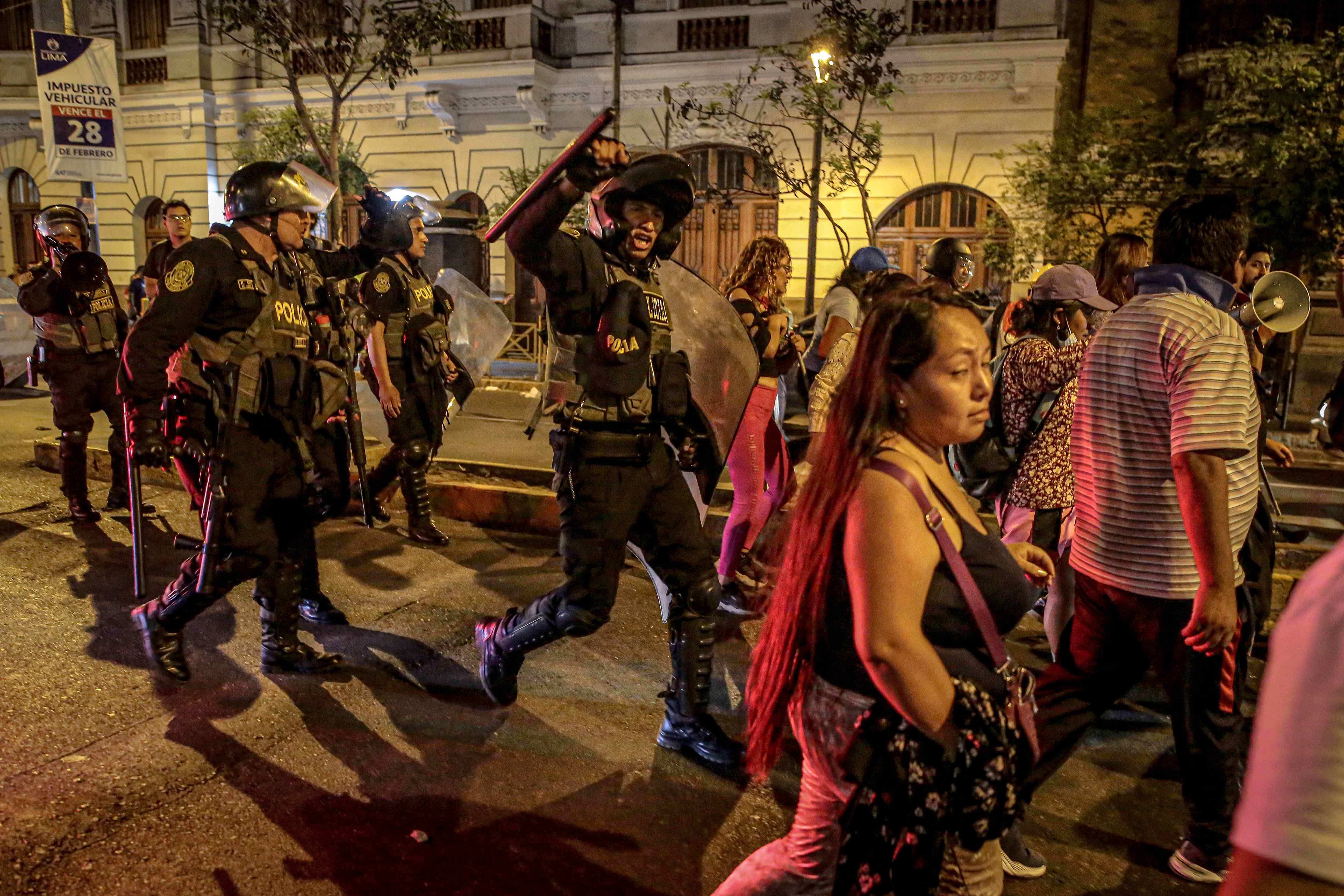 Fiscalía de Perú investiga si las Fuerzas Militares asesinaron manifestantes