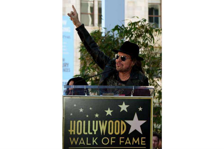 Maná tiñe de rock y política su fiesta en el Paseo de la Fama de Hollywood