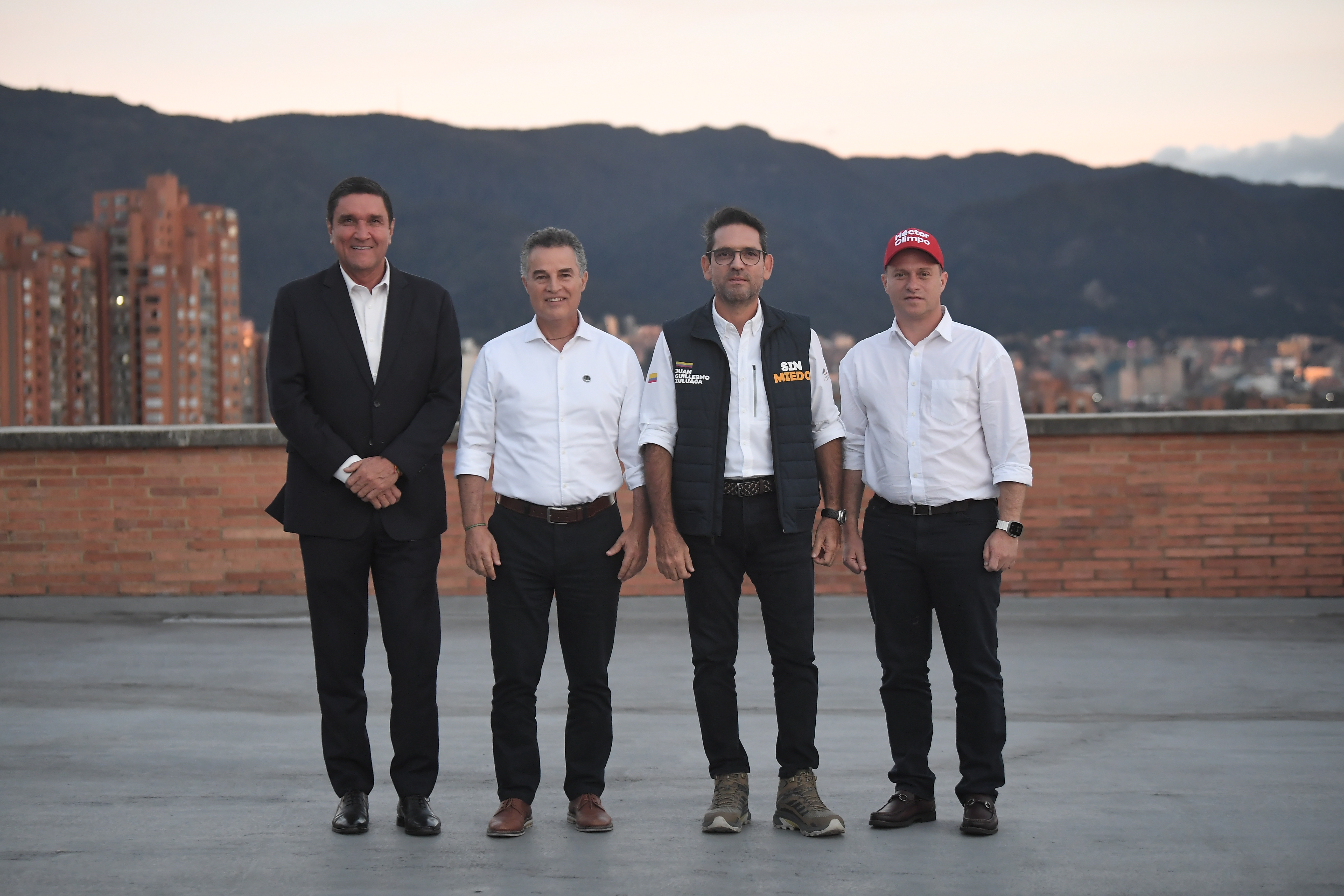 ¿Se fracturó unidad de los exgobernadores?: duro cruce de mensajes por encuesta